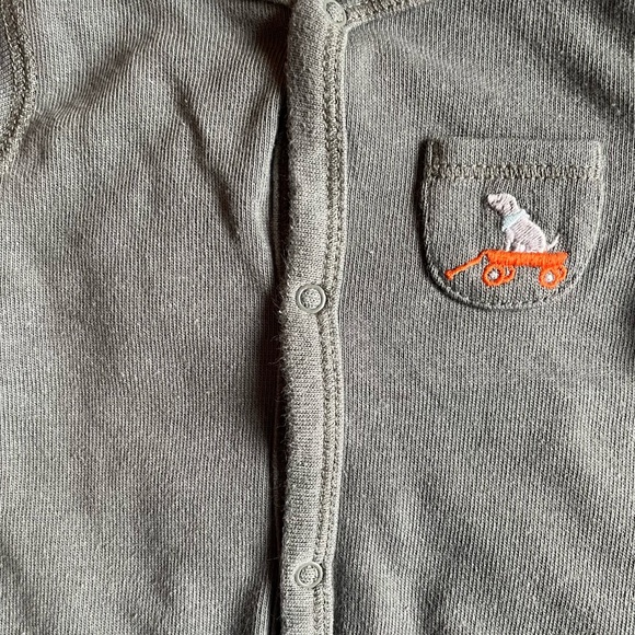 Carter’s Baby Boy Outfit (small stain) - Picture 5 of 9